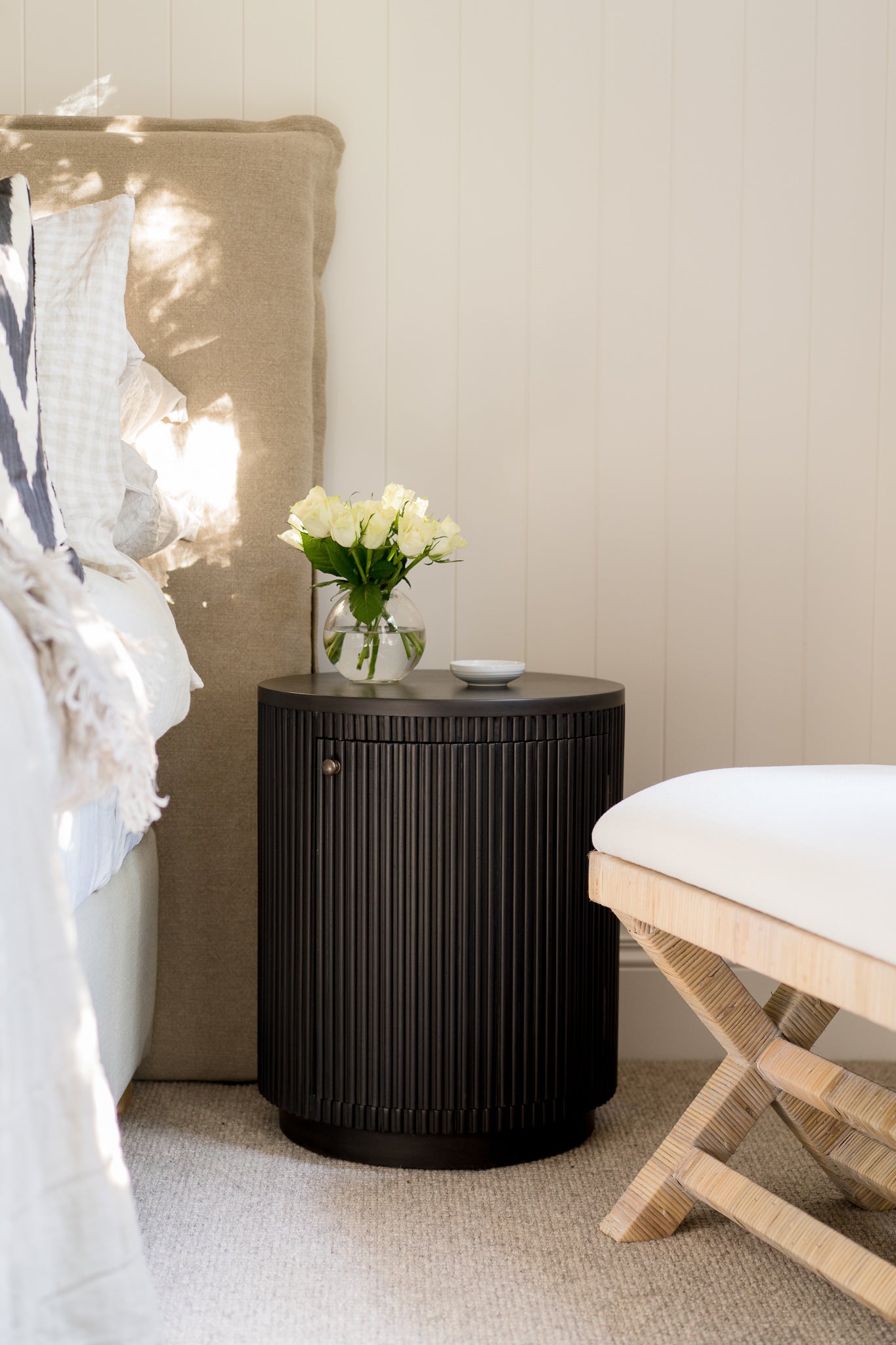 CR Kraton 1 Door Round Bedside Table