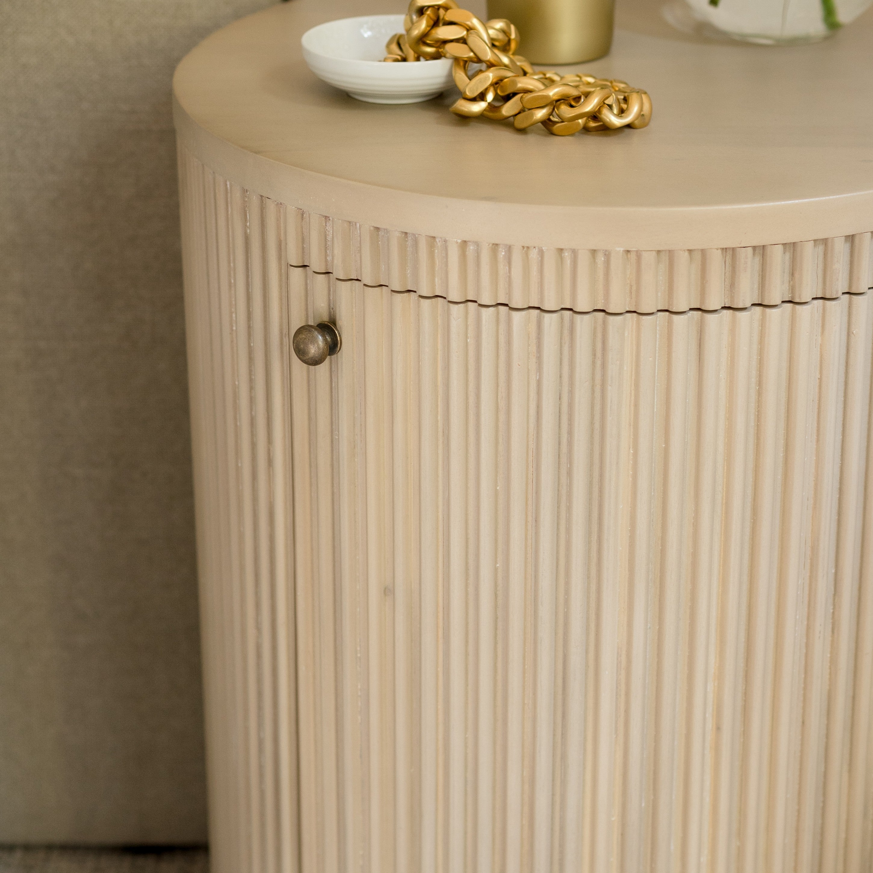 CR Kraton 1 Door Round Bedside Table
